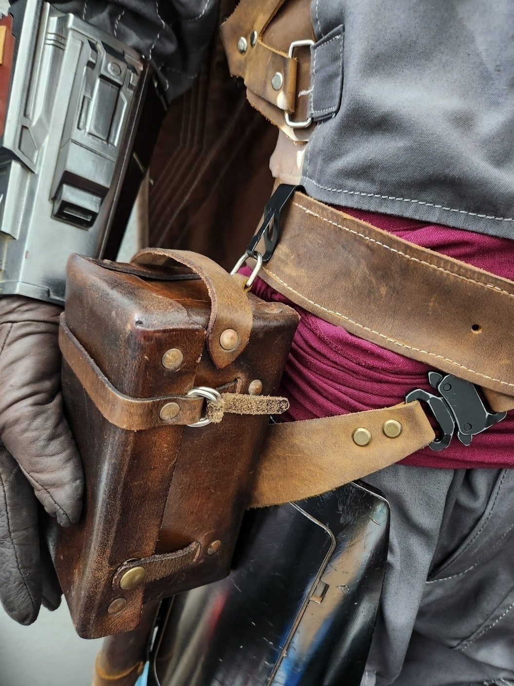Bounty Box (Batuu Brown)