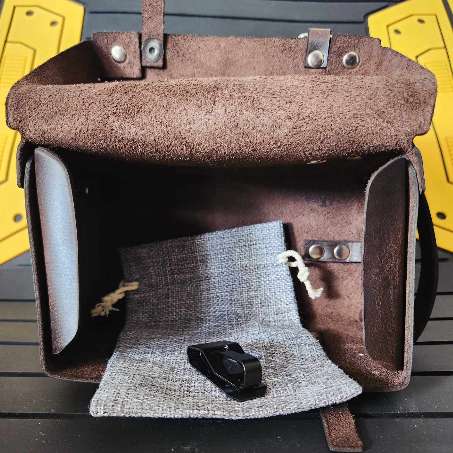 Bounty Box (Batuu Brown)